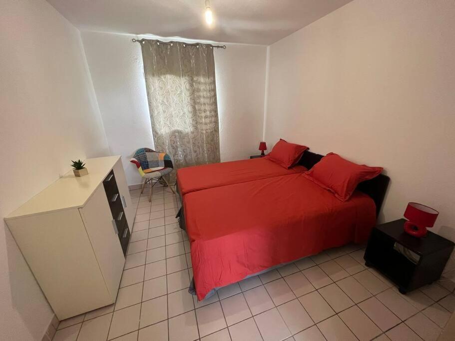 Appartement F4 Petit Bourg エクステリア 写真