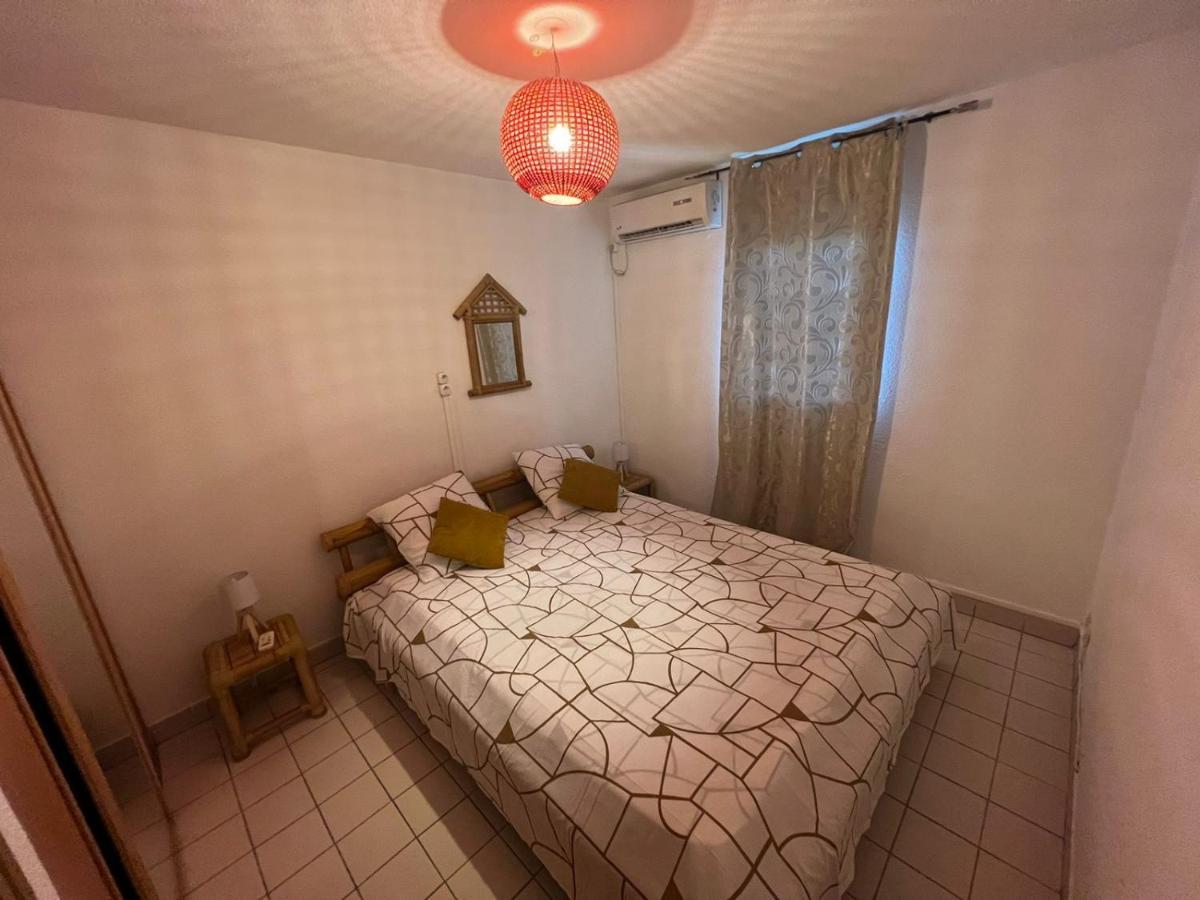 Appartement F4 Petit Bourg エクステリア 写真